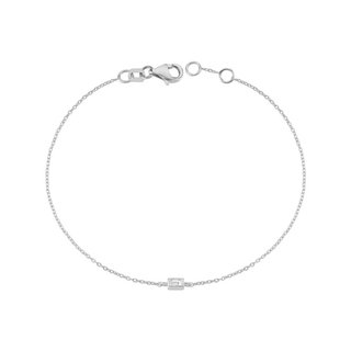 Baguette diamond bracelete in solid 14k gold